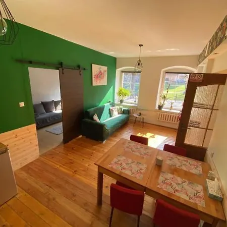 Apartment Pod Papugami